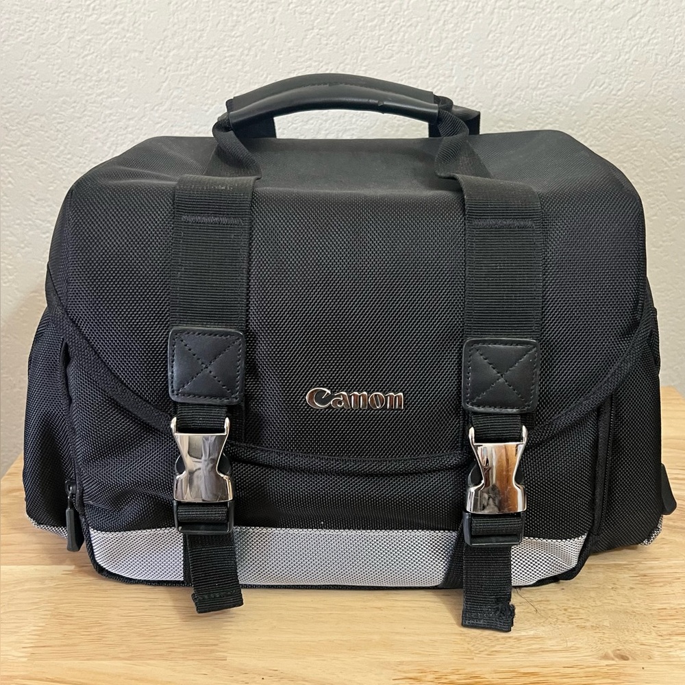 Canon 200DG Digital Camera Gadget Bag
